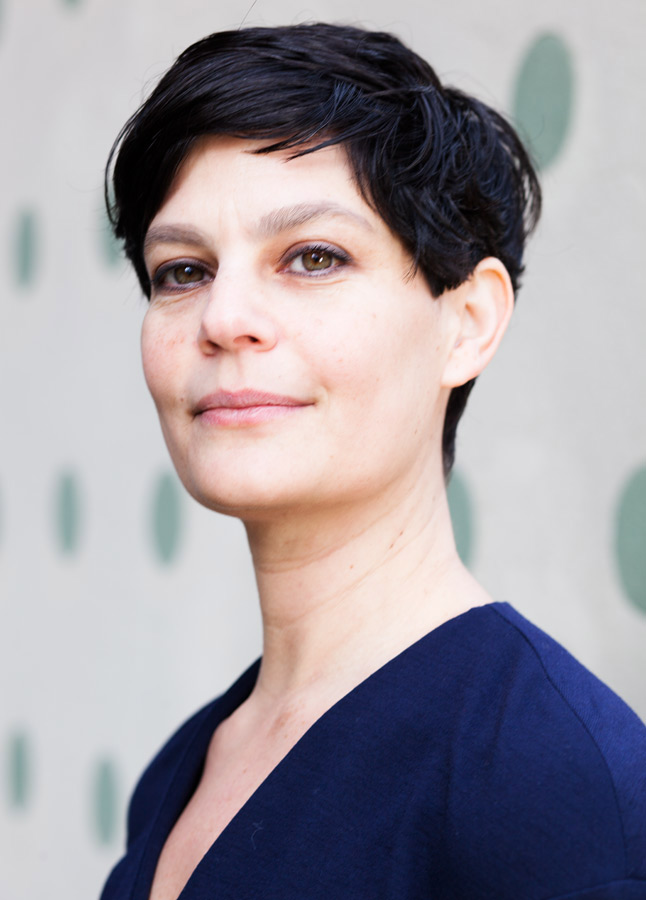 hila peleg. kuratorin. documenta 14